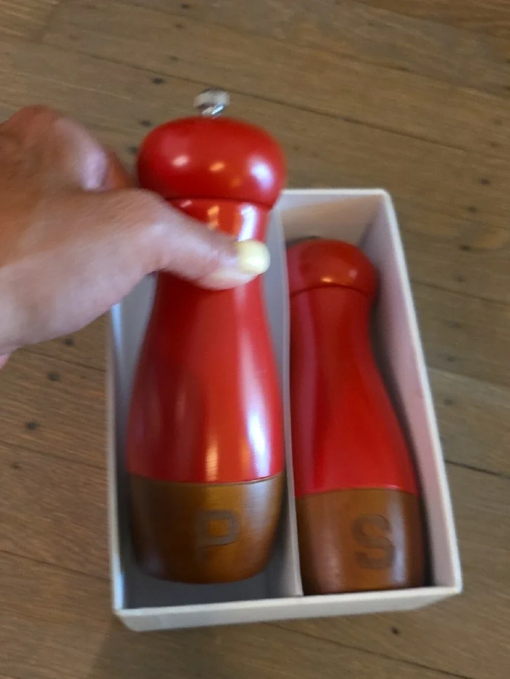 Martha Stewart Collector's Red Salt and Pepper Mill Set 7.12